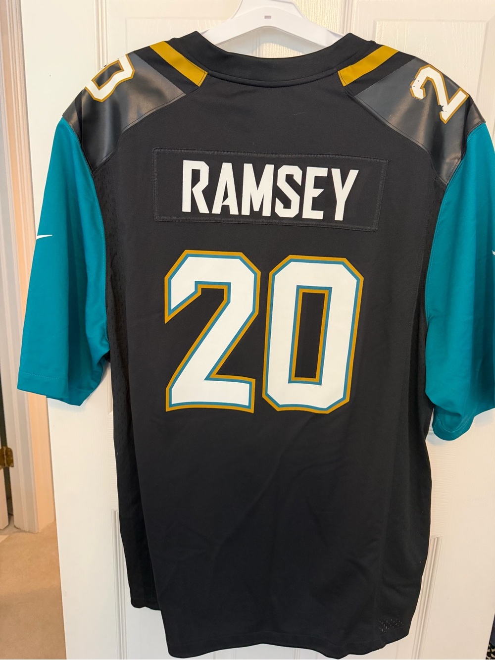 NFL Black Nike XXL Jersey Tag Detail like new